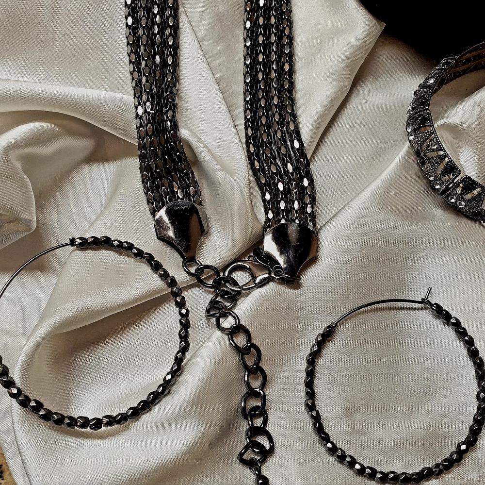 Elegant Vintage EXPRESS Silver Knot 18" Necklace 2" Earrings & Stretch Bracelet - Picture 4 of 7
